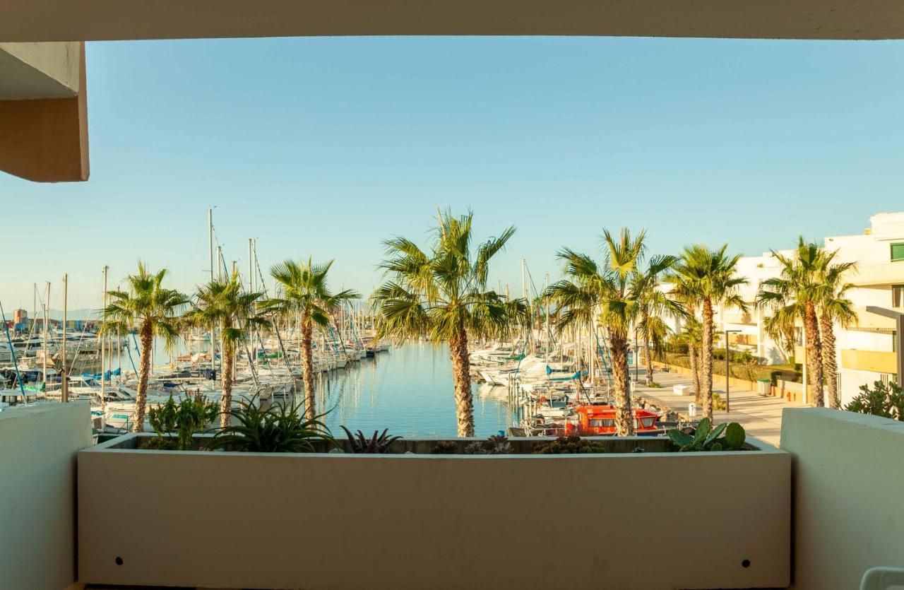 4 People - Christmas Market - Port - Apartment